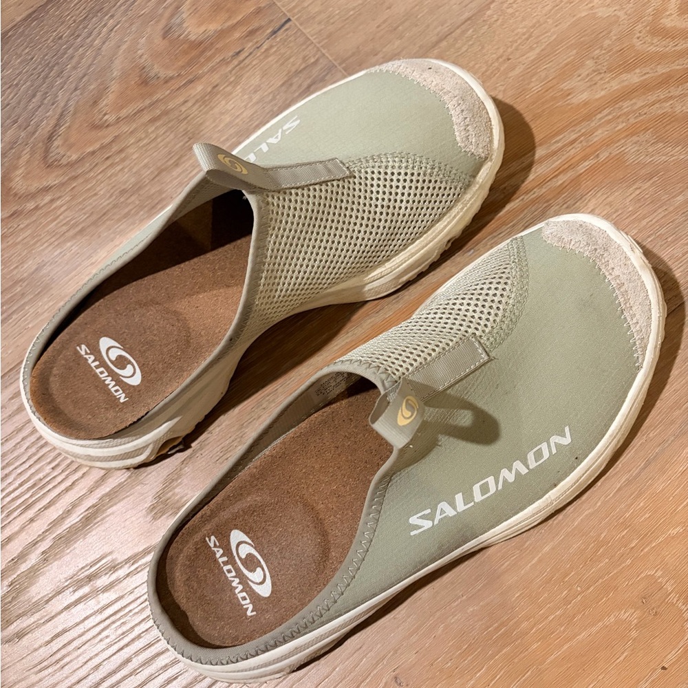 Salomon Recovery Mule in Sage Green